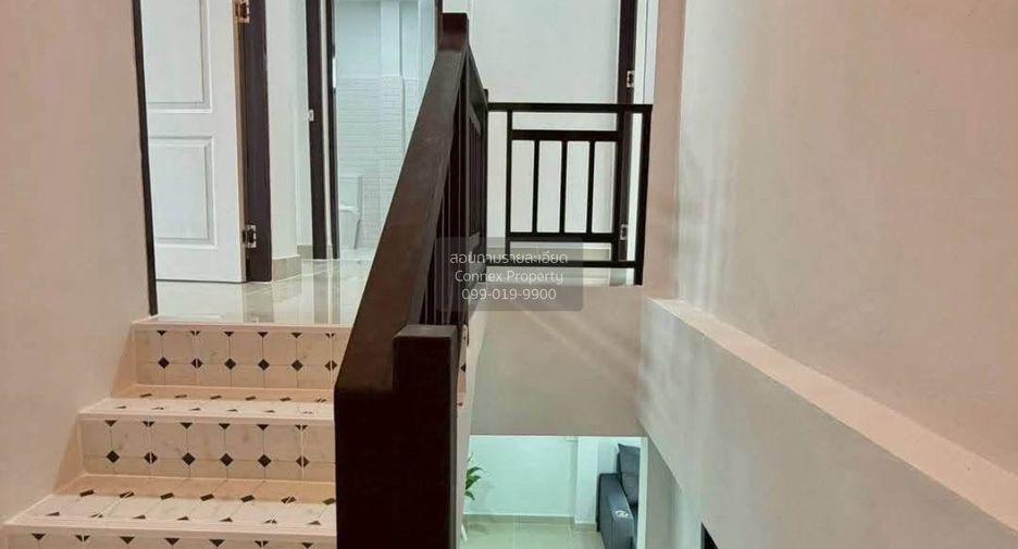 For sale 4 bedrooms townhouse in Sai Noi, Nonthaburi