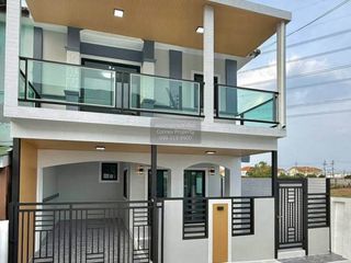 For sale 4 bedrooms townhouse in Sai Noi, Nonthaburi