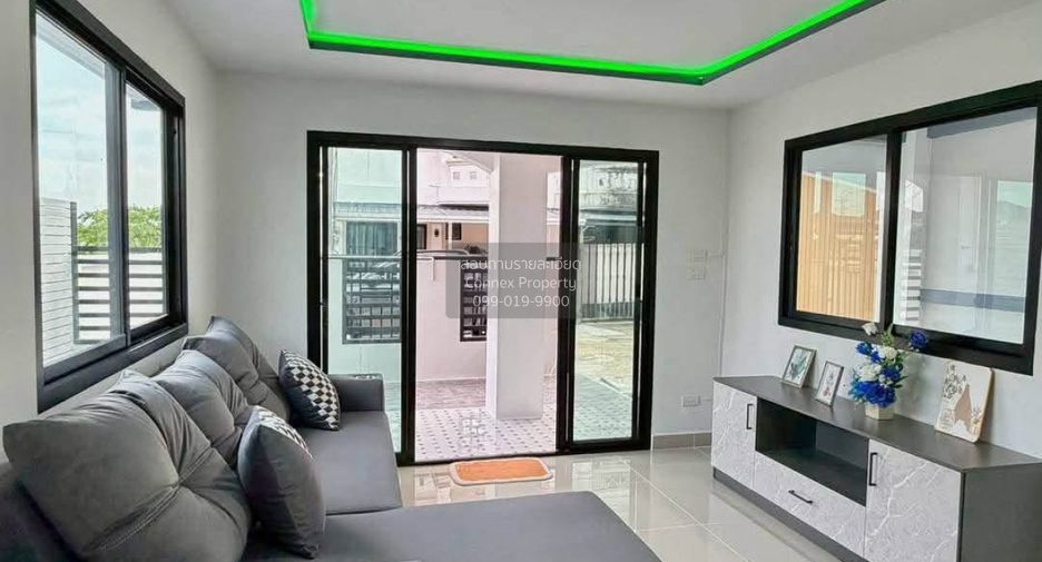 For sale 4 bedrooms townhouse in Sai Noi, Nonthaburi