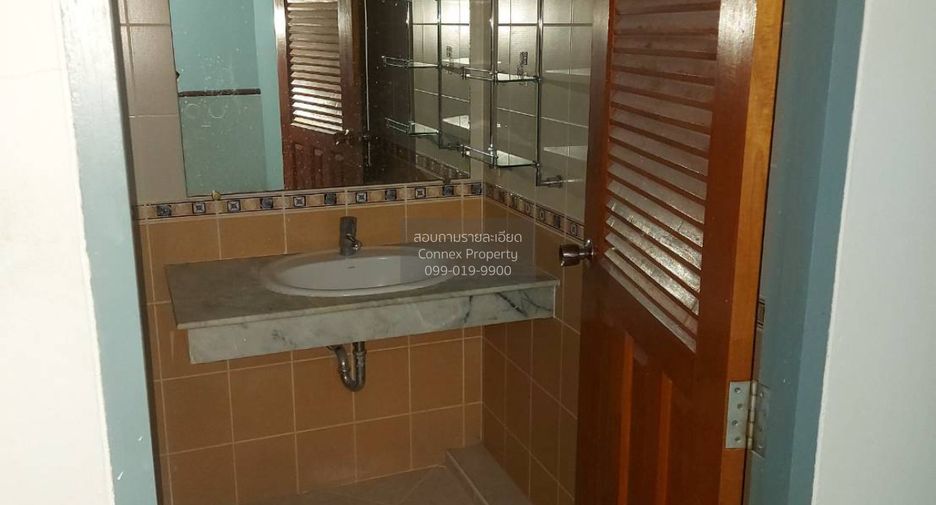 For sale 3 bedrooms townhouse in Bueng Kum, Bangkok