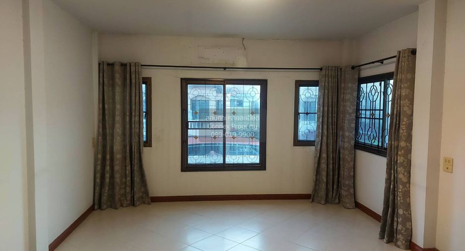 For sale 3 bedrooms townhouse in Bueng Kum, Bangkok