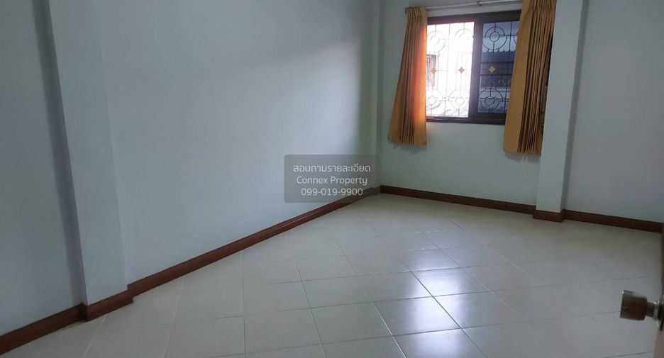 For sale 3 bedrooms townhouse in Bueng Kum, Bangkok