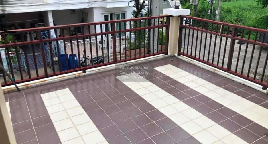 For sale 2 bedrooms townhouse in Mueang Samut Prakan, Samut Prakan