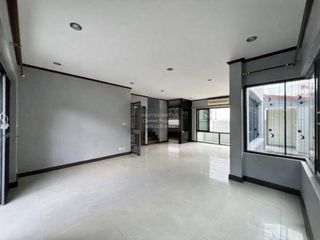 For sale 3 bedrooms house in Khlong Sam Wa, Bangkok