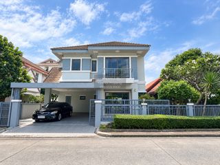 For sale 3 bedrooms house in Khlong Sam Wa, Bangkok