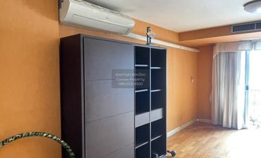 For sale 2 bedrooms condo in Huai Khwang, Bangkok