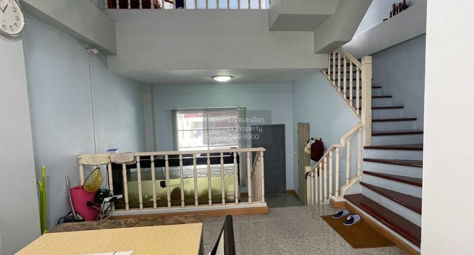 For sale 3 bedrooms townhouse in Wang Thonglang, Bangkok