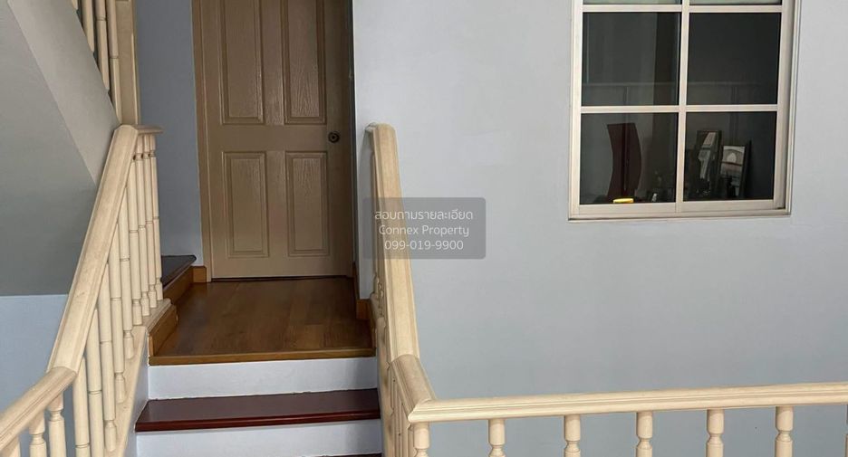 For sale 3 bedrooms townhouse in Wang Thonglang, Bangkok