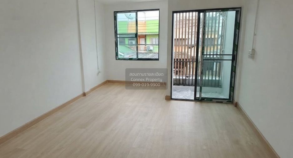 For sale 2 bedrooms townhouse in Bangkok Noi, Bangkok