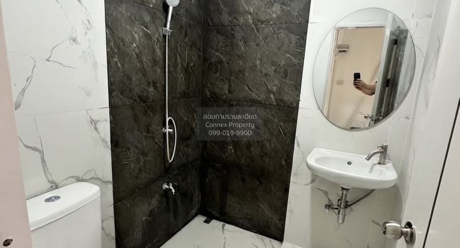For sale 2 bedrooms townhouse in Bangkok Noi, Bangkok