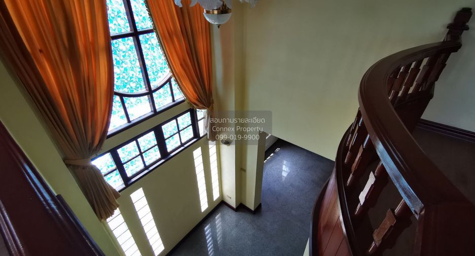 À vendre 4 chambres maison de ville à Taling Chan, Bangkok