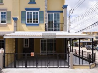 For sale 4 bedrooms townhouse in Prawet, Bangkok