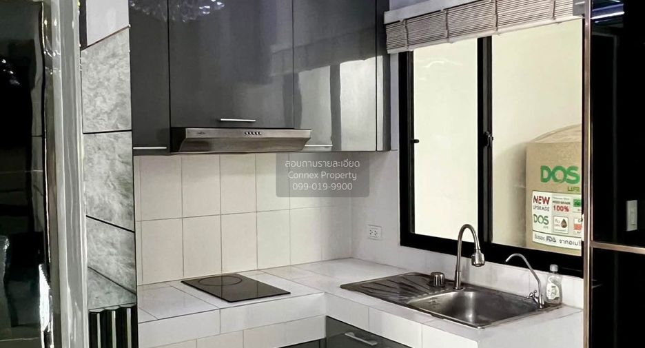 For sale 3 bedrooms townhouse in Lak Si, Bangkok