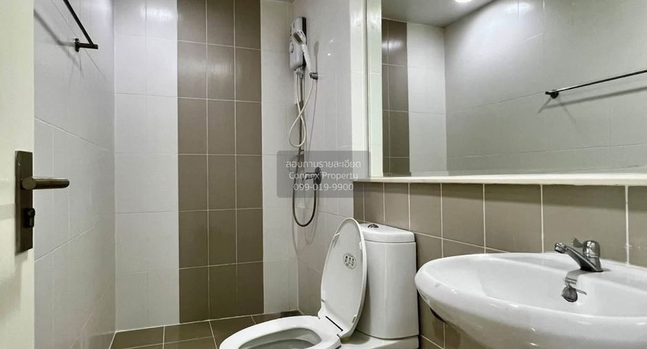 For sale 3 bedrooms townhouse in Lak Si, Bangkok