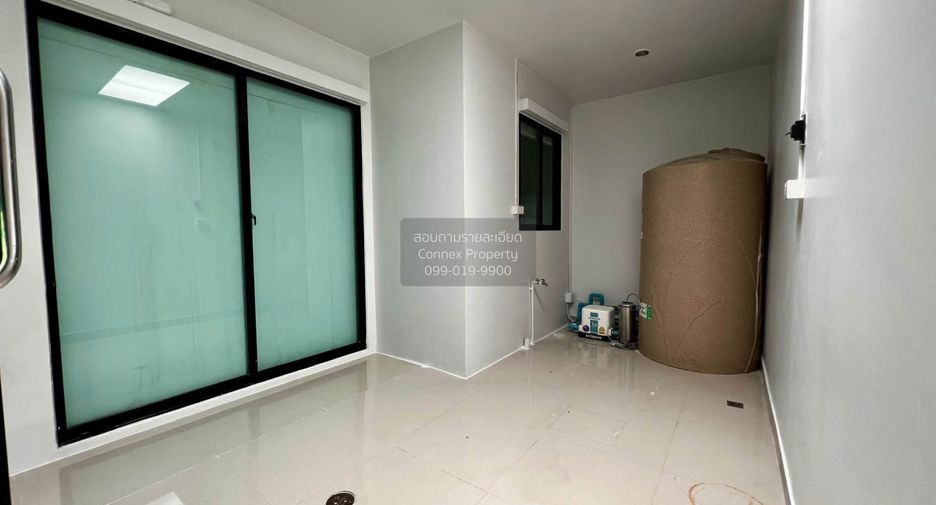 For sale 3 bedrooms townhouse in Lak Si, Bangkok