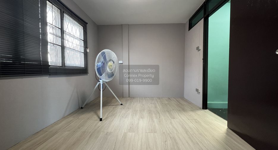 For sale 2 bedrooms townhouse in Bang Khen, Bangkok