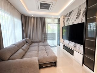 出售 3 卧室 独立屋 在 Mueang Pathum Thani, Pathum Thani
