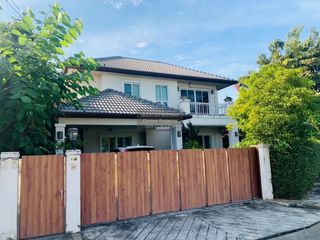 Casa en venta de 4 habitaciones en Bang Khen, Bangkok