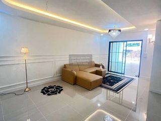 出售 6 卧室 独立屋 在 Lam Luk Ka, Pathum Thani