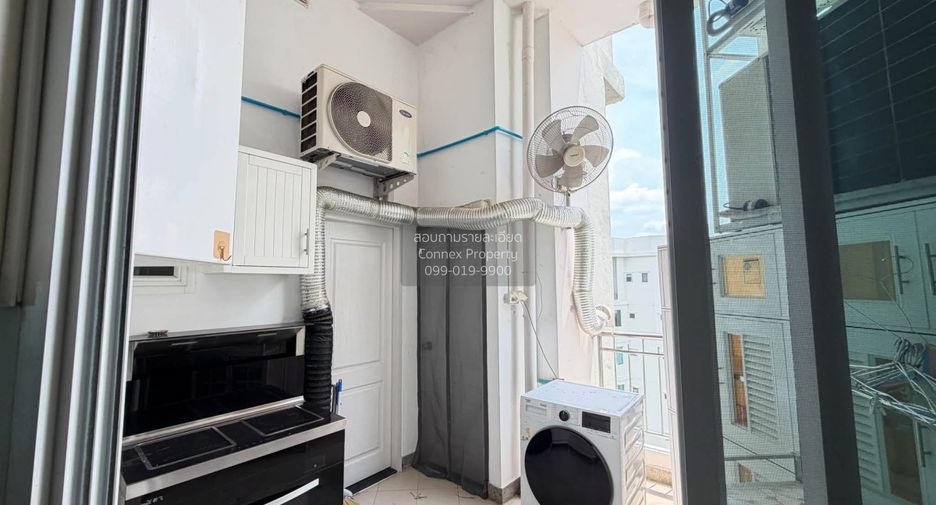 For sale 5 bedrooms condo in Huai Khwang, Bangkok