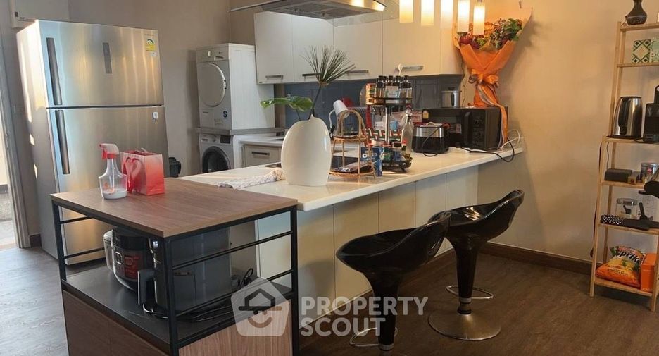 For rent 2 bedrooms condo in Sathon, Bangkok