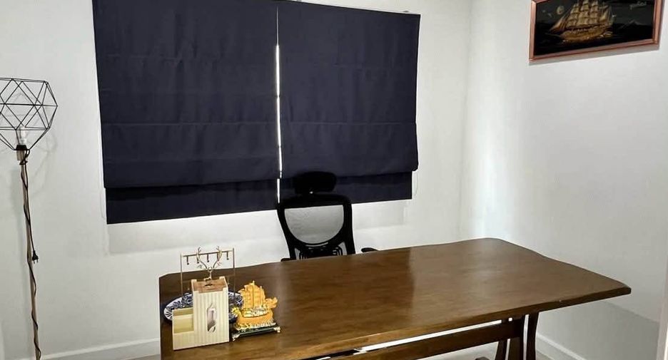 Haus zur Miete mit 4 Zimmer in Prawet, Bangkok