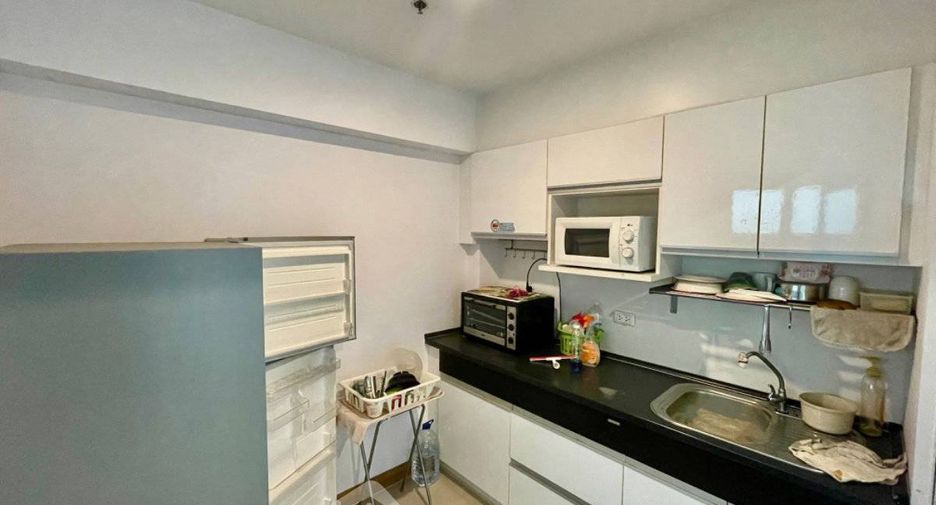 For rent 2 bedrooms condo in Bang Kho Laem, Bangkok