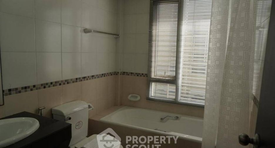 For rent 2 bedrooms apartment in Watthana, Bangkok
