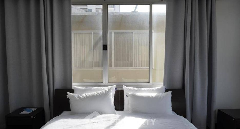 For rent 2 bedrooms apartment in Watthana, Bangkok