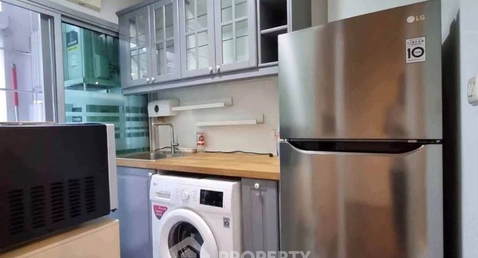 For rent 2 bedrooms condo in Phra Khanong, Bangkok