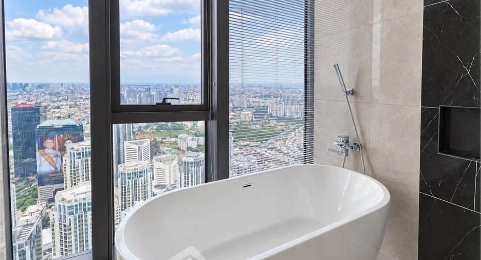 For rent 5 bedrooms condo in Huai Khwang, Bangkok