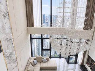 For rent 5 bedrooms condo in Huai Khwang, Bangkok