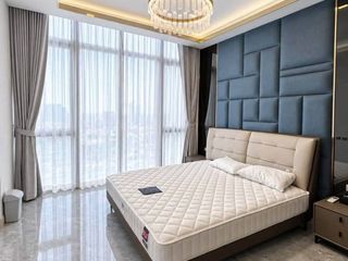 For rent 5 bedrooms condo in Huai Khwang, Bangkok