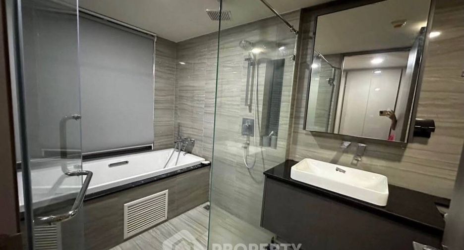 For rent 2 bedrooms condo in Pathum Wan, Bangkok