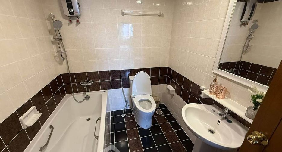 For rent 2 bedrooms condo in Watthana, Bangkok