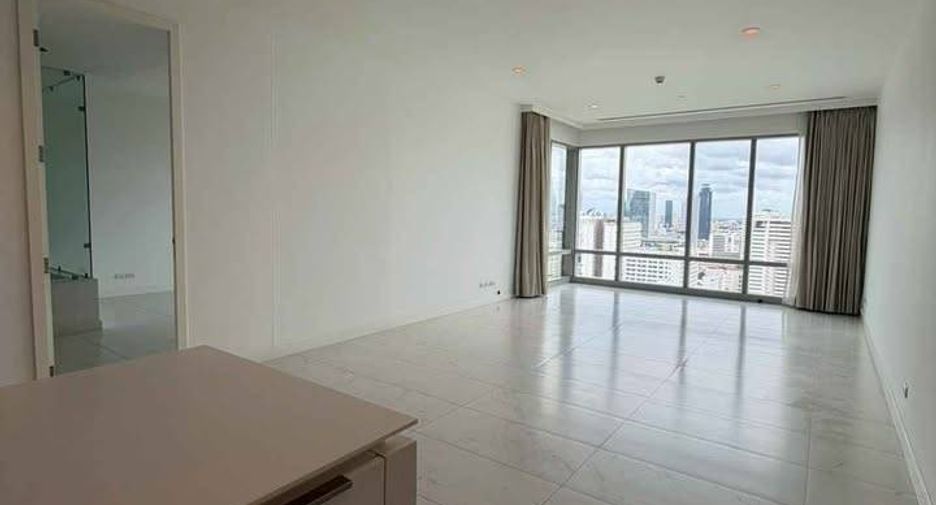 Condo en alquiler de 2 habitaciones en Pathum Wan, Bangkok