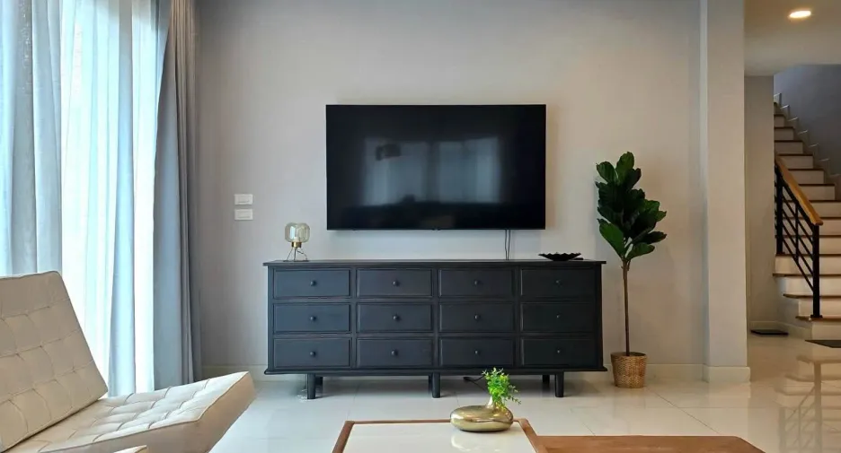 ให้เช่า 4 ห้องนอน บ้านเดี่ยว ใน บางพลี, สมุทรปราการ