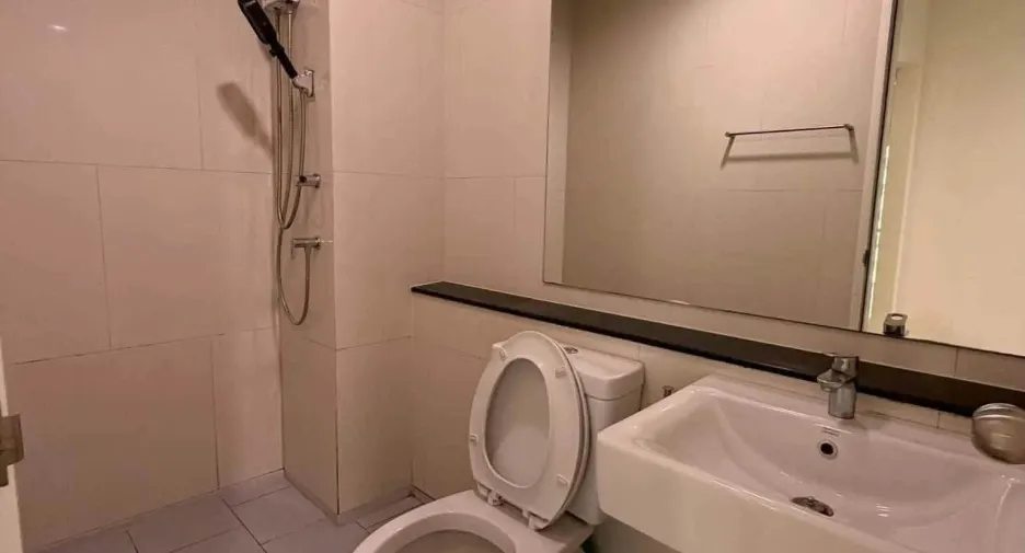 For rent 1 bed condo in Mueang Samut Prakan, Samut Prakan