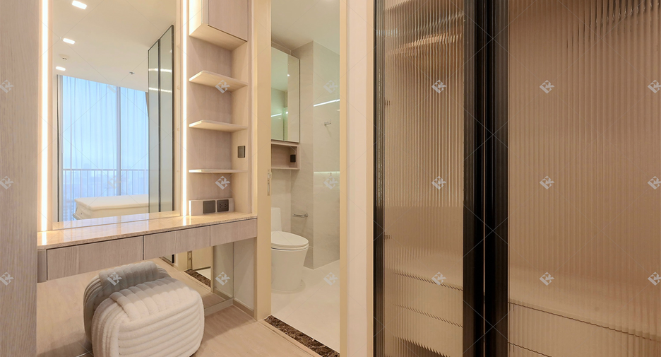 For rent 2 bedrooms condo in Watthana, Bangkok