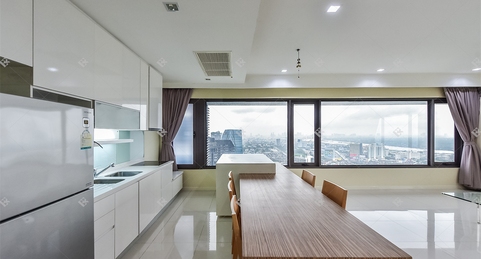 For rent 2 bedrooms condo in Sathon, Bangkok