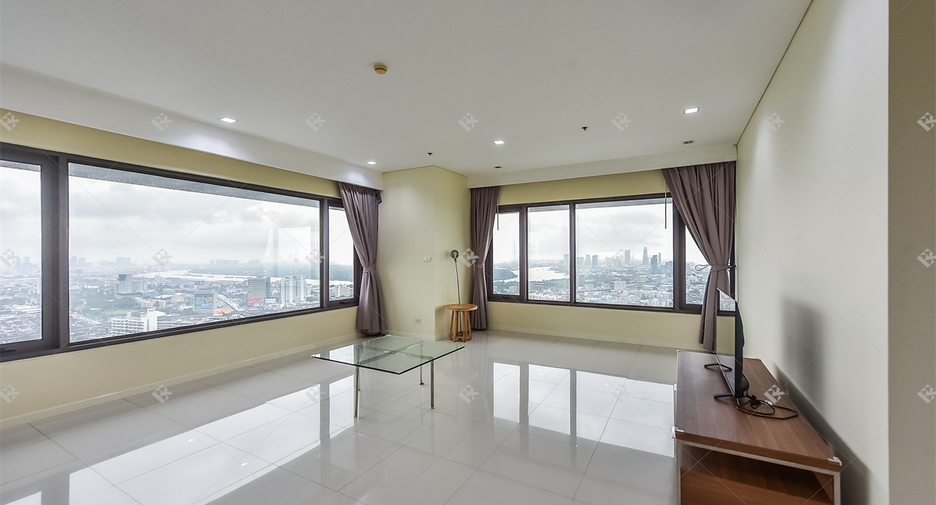 For rent 2 bedrooms condo in Sathon, Bangkok