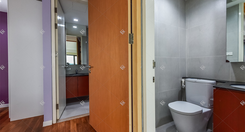 For rent 2 bedrooms condo in Sathon, Bangkok
