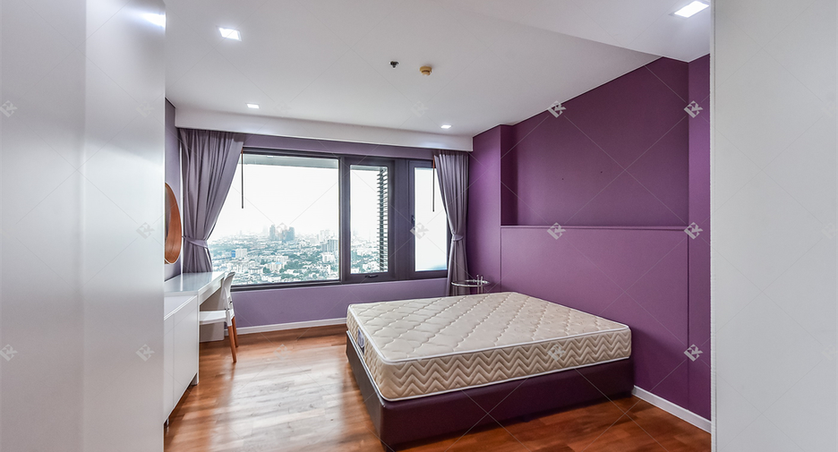 For rent 2 bedrooms condo in Sathon, Bangkok