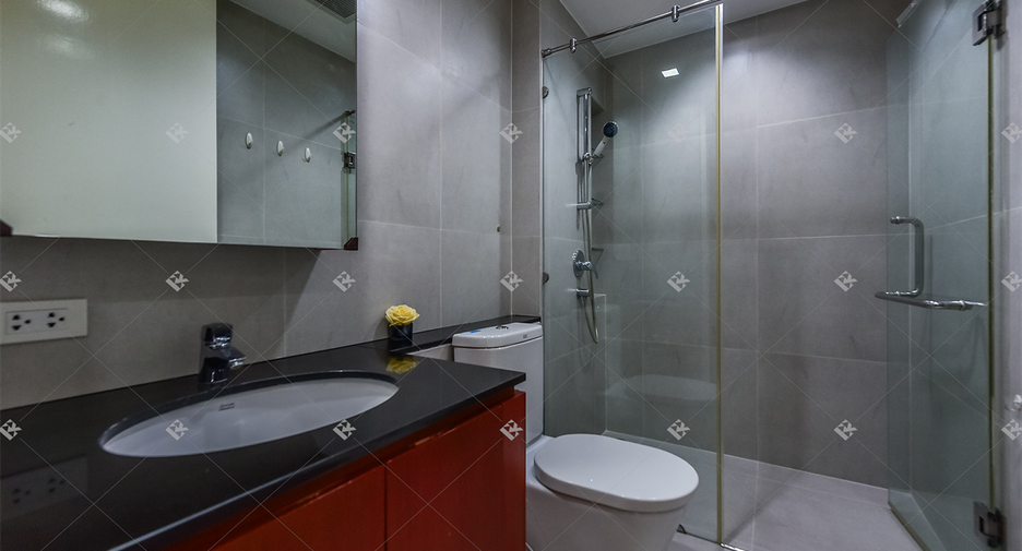 For rent 2 bedrooms condo in Sathon, Bangkok