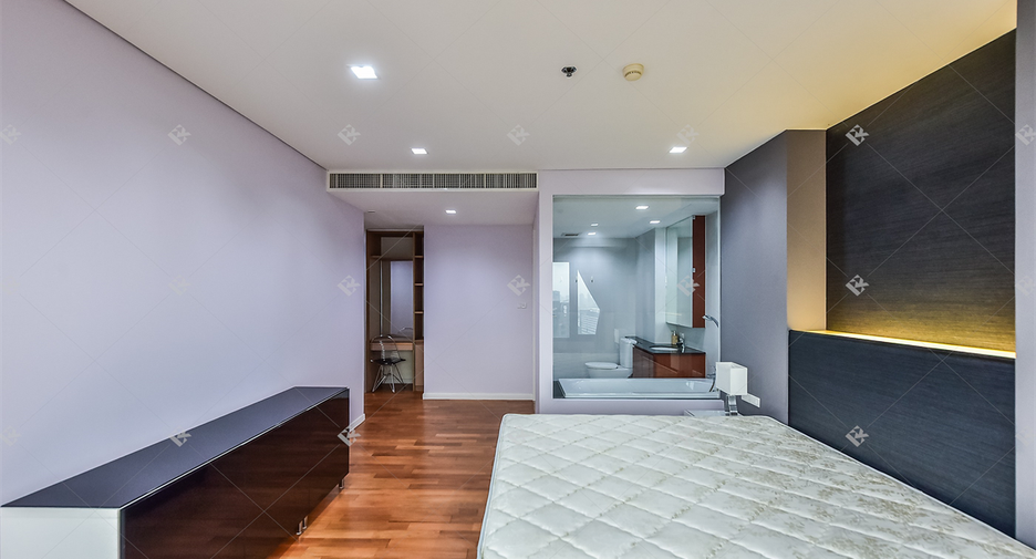 For rent 2 bedrooms condo in Sathon, Bangkok