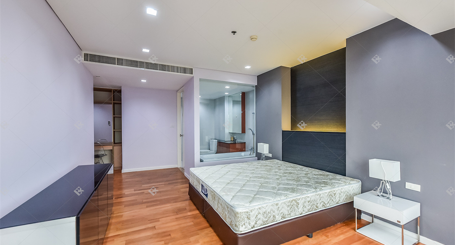 For rent 2 bedrooms condo in Sathon, Bangkok
