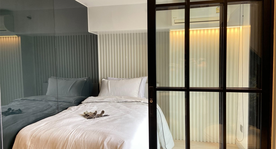 For rent 2 bedrooms condo in Sathon, Bangkok