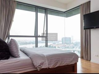 For rent 2 bedrooms condo in Yan Nawa, Bangkok