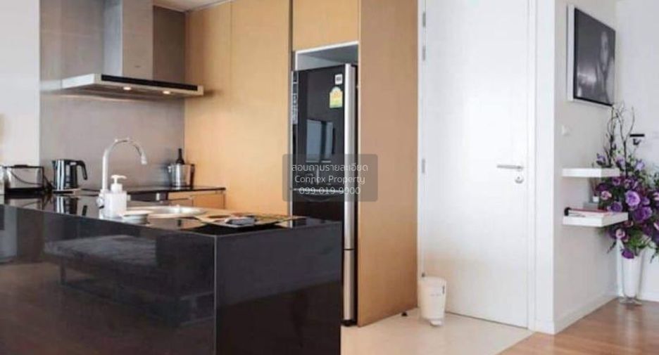 For rent 2 bedrooms condo in Yan Nawa, Bangkok