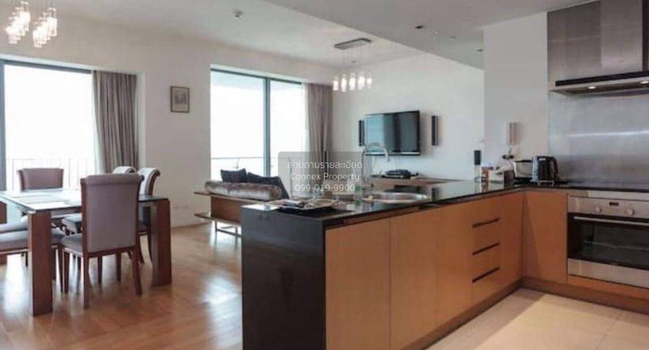 For rent 2 bedrooms condo in Yan Nawa, Bangkok